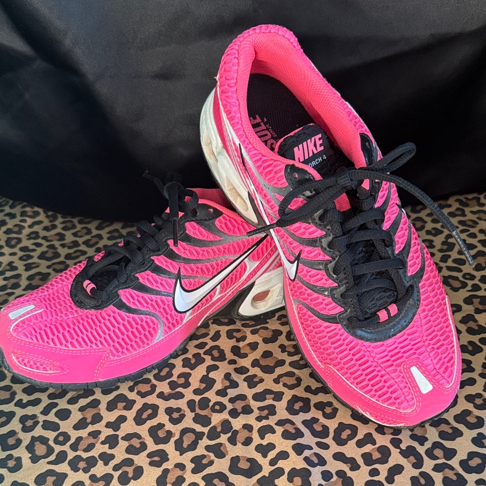 Nike Torch 4 Women's Hot Pink and Black Athletic Shoes